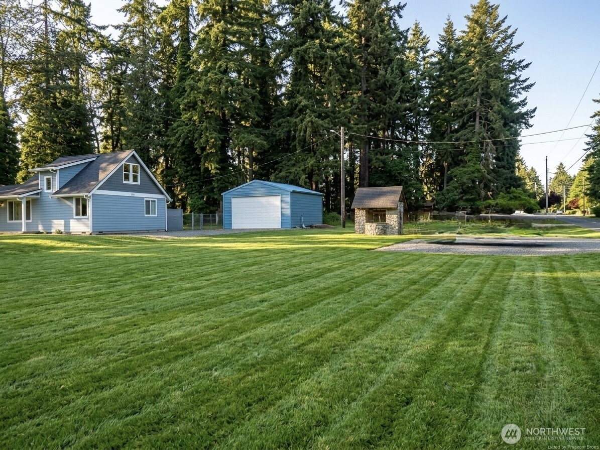 15205 22 Avenue Property Photo 2