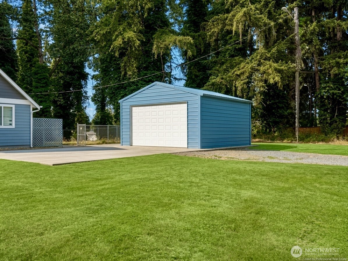 15205 22 Avenue Property Photo 4