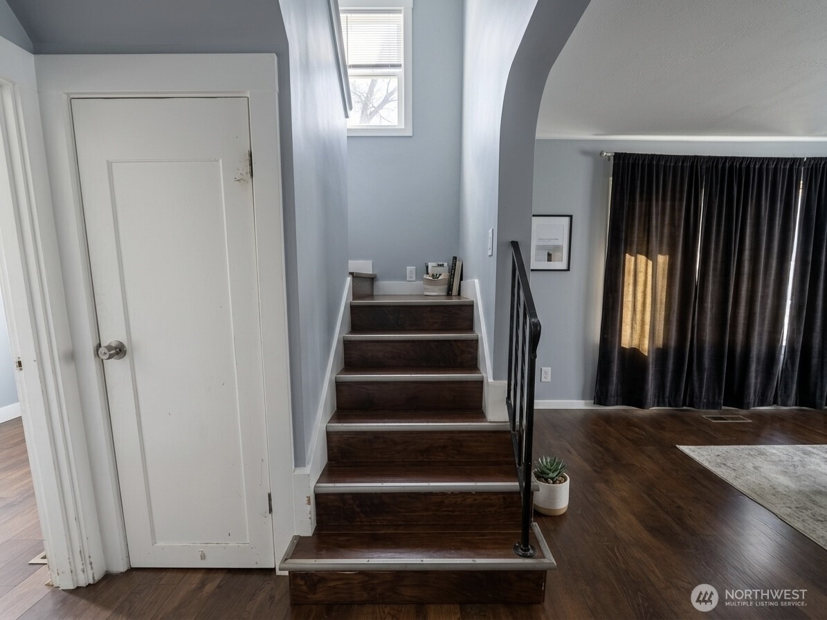 15205 22 Avenue Property Photo 9