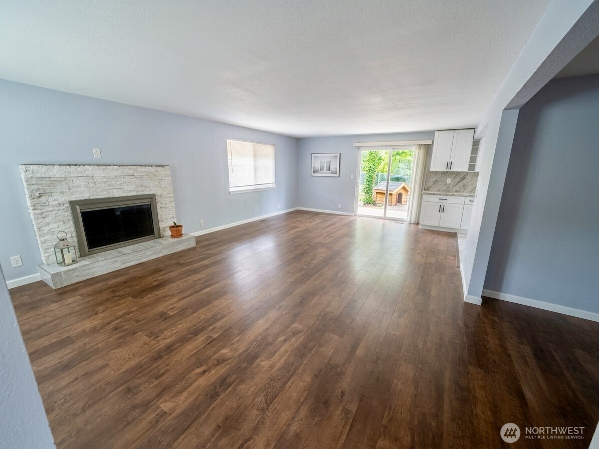15205 22 Avenue Property Photo 10