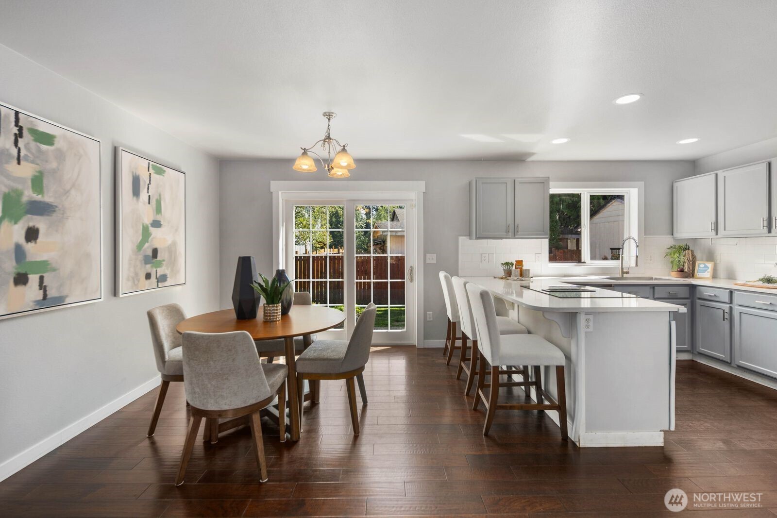 10008 2nd Place Property Photo 7