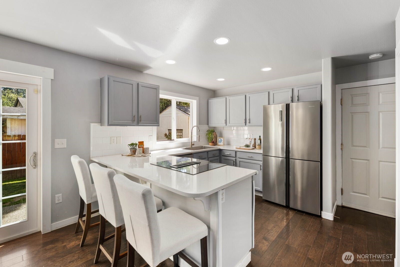 10008 2nd Place Property Photo 10