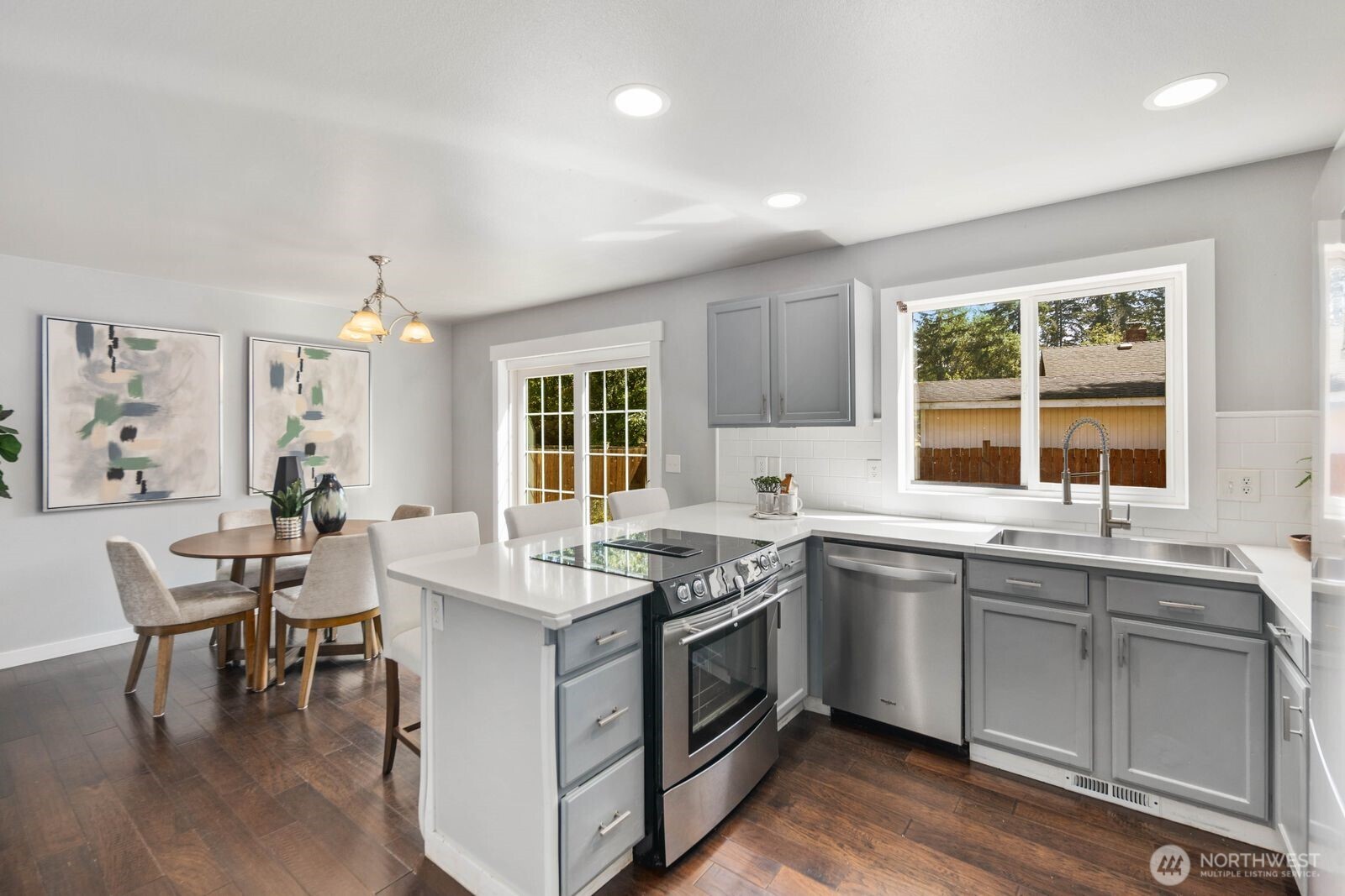 10008 2nd Place Property Photo 11