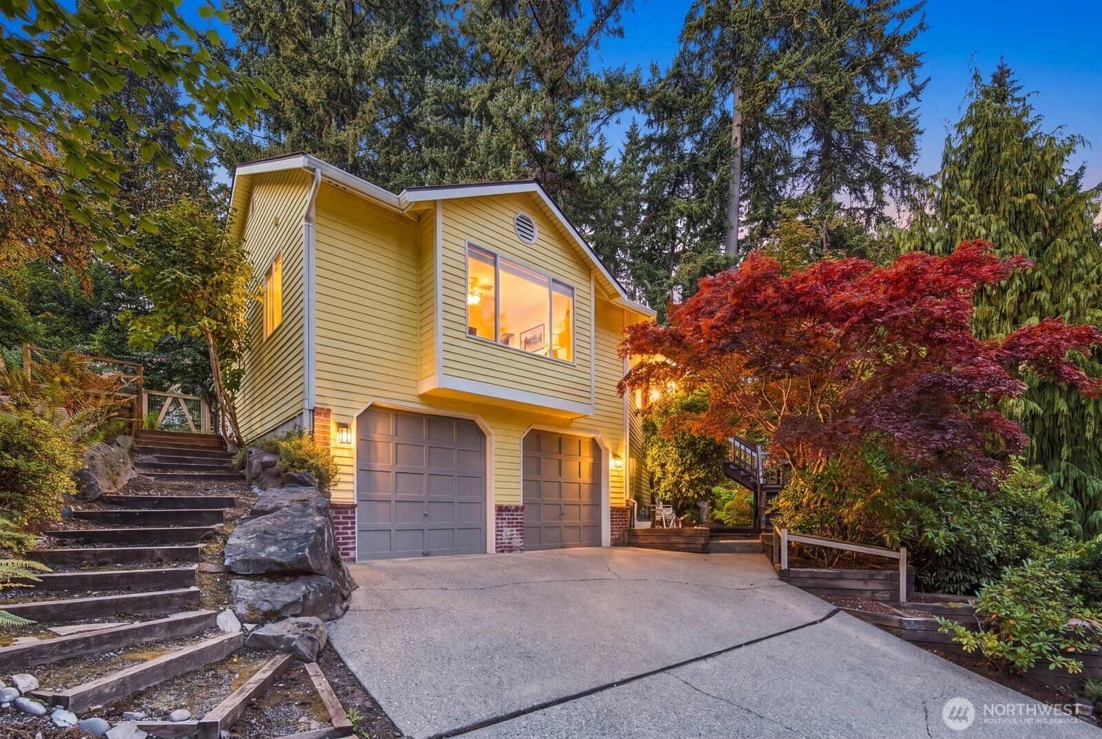 6922 N Meadowdale Road Property Photo 1