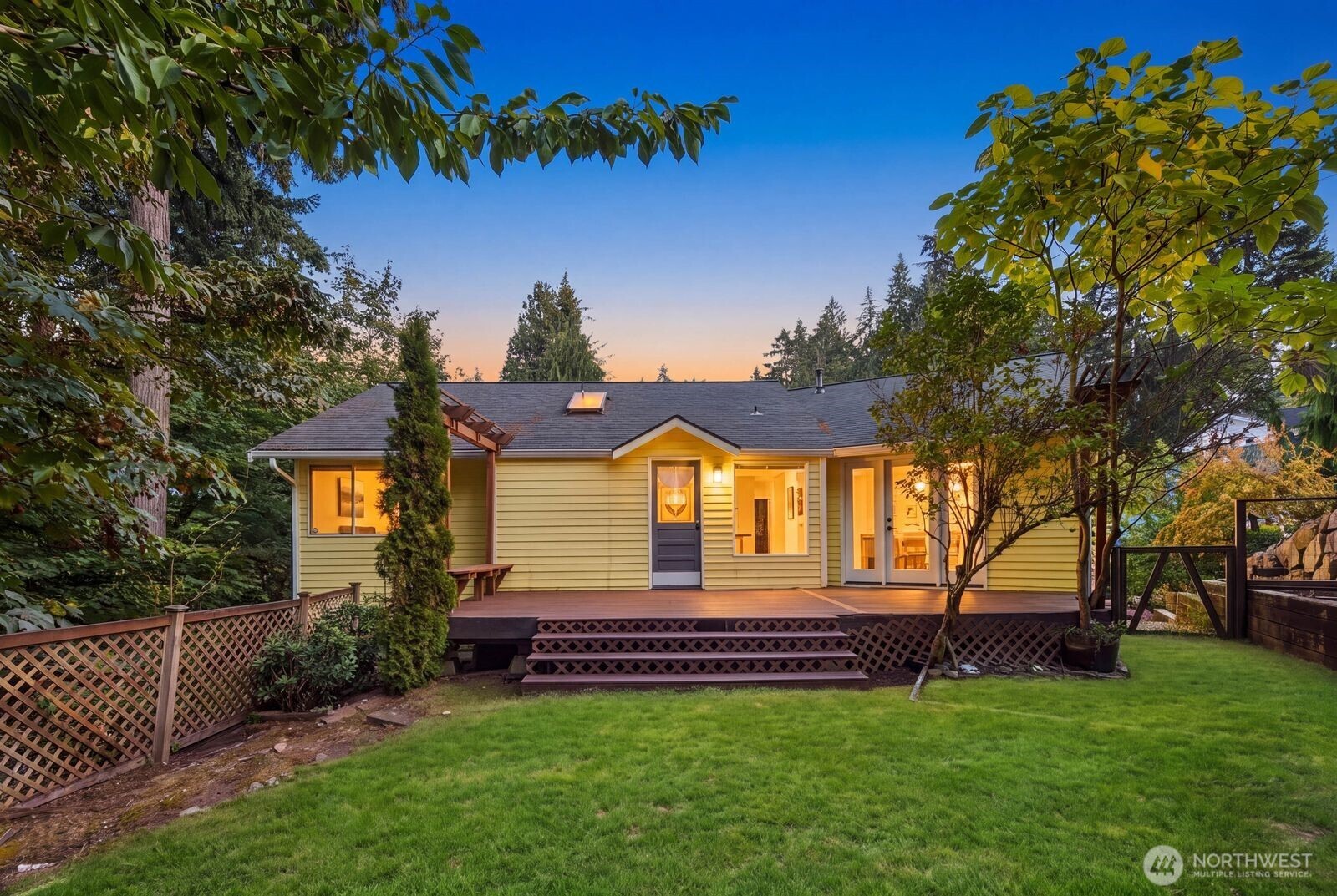 6922 N Meadowdale Road Property Photo 2