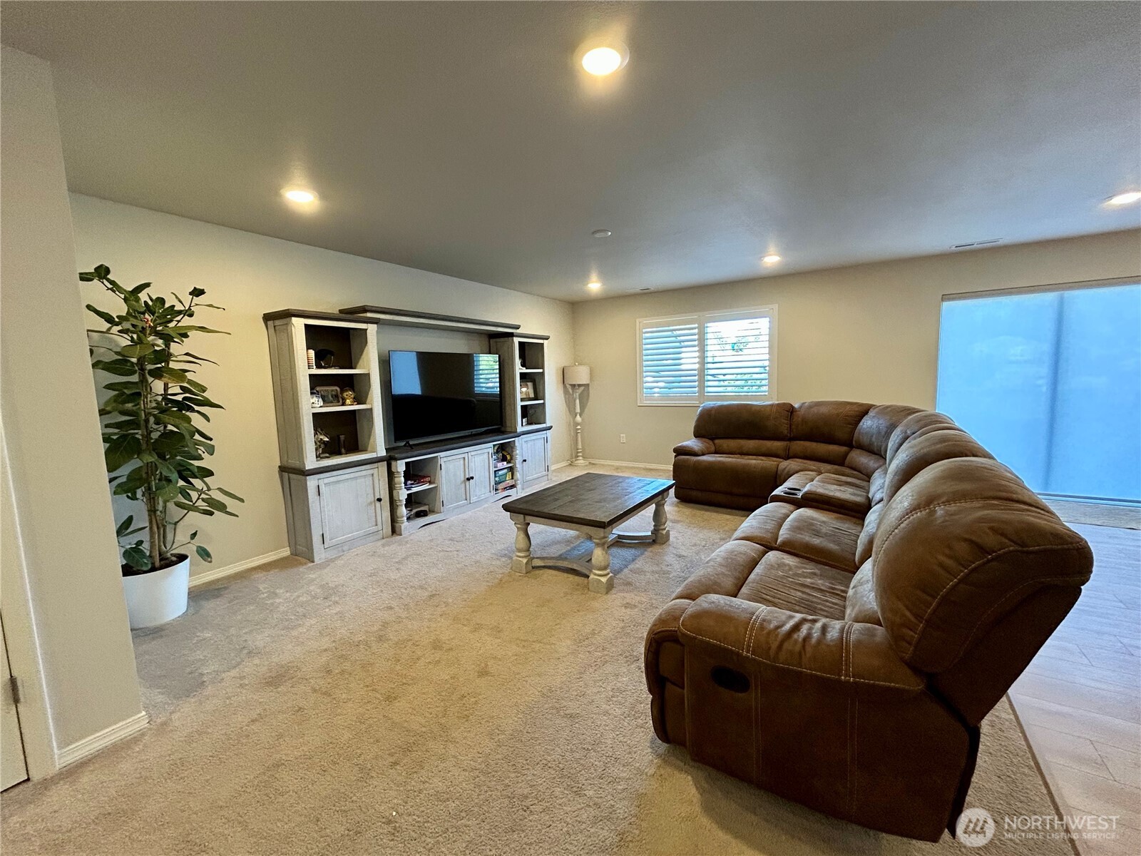 1275 Etna Place Property Photo 2