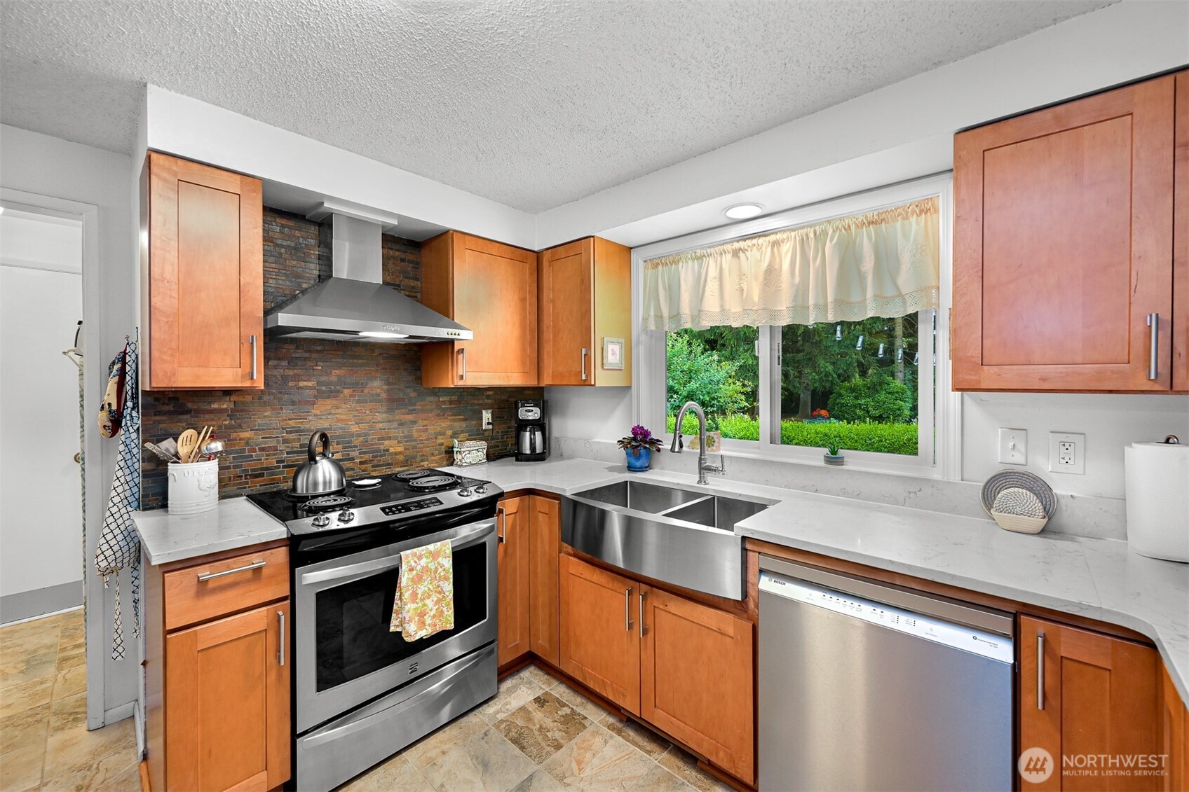 349 S Park Street Property Photo 5