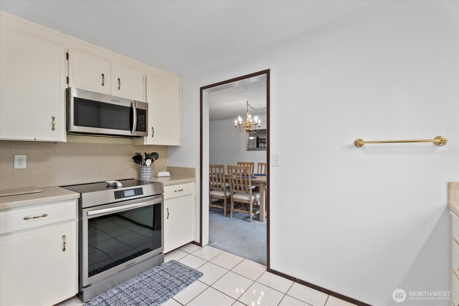 4306 Brookdale Road Property Photo 10
