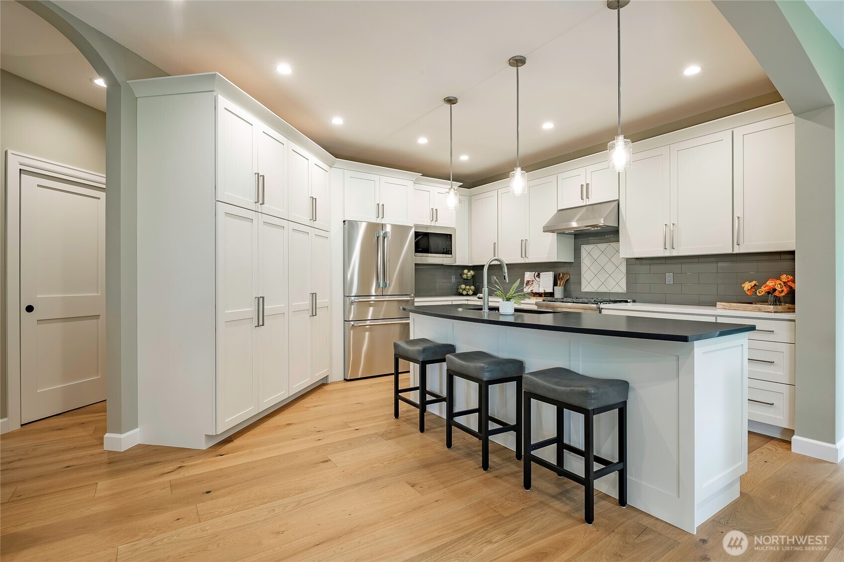 8784 Goshawk Road Property Photo 11
