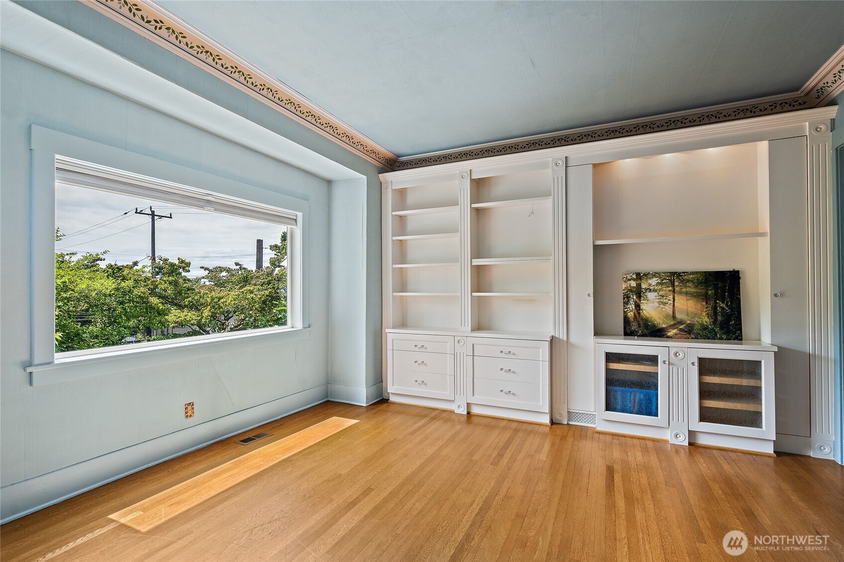 2902 S Jackson Street Property Photo 4