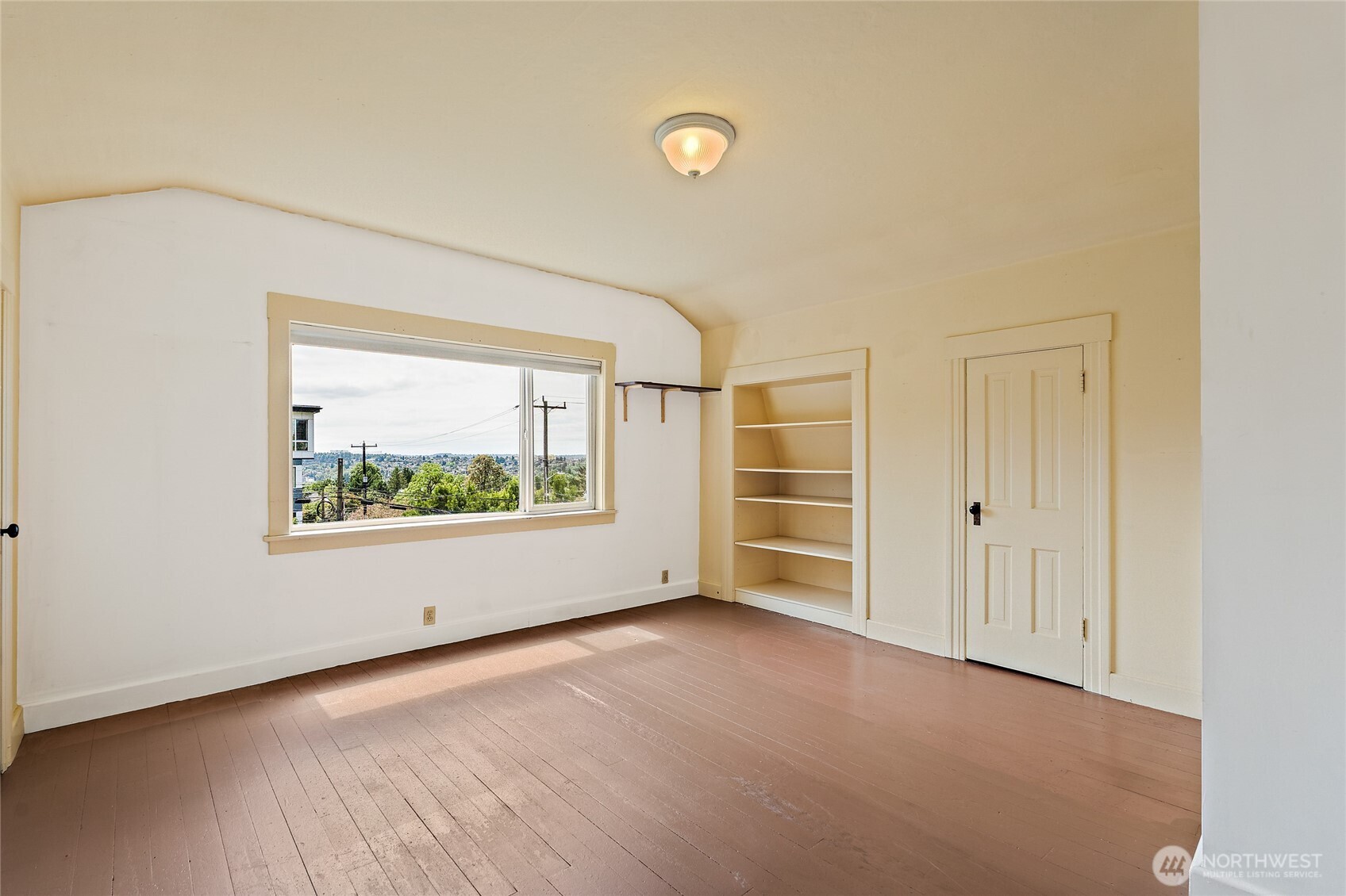 2902 S Jackson Street Property Photo 10