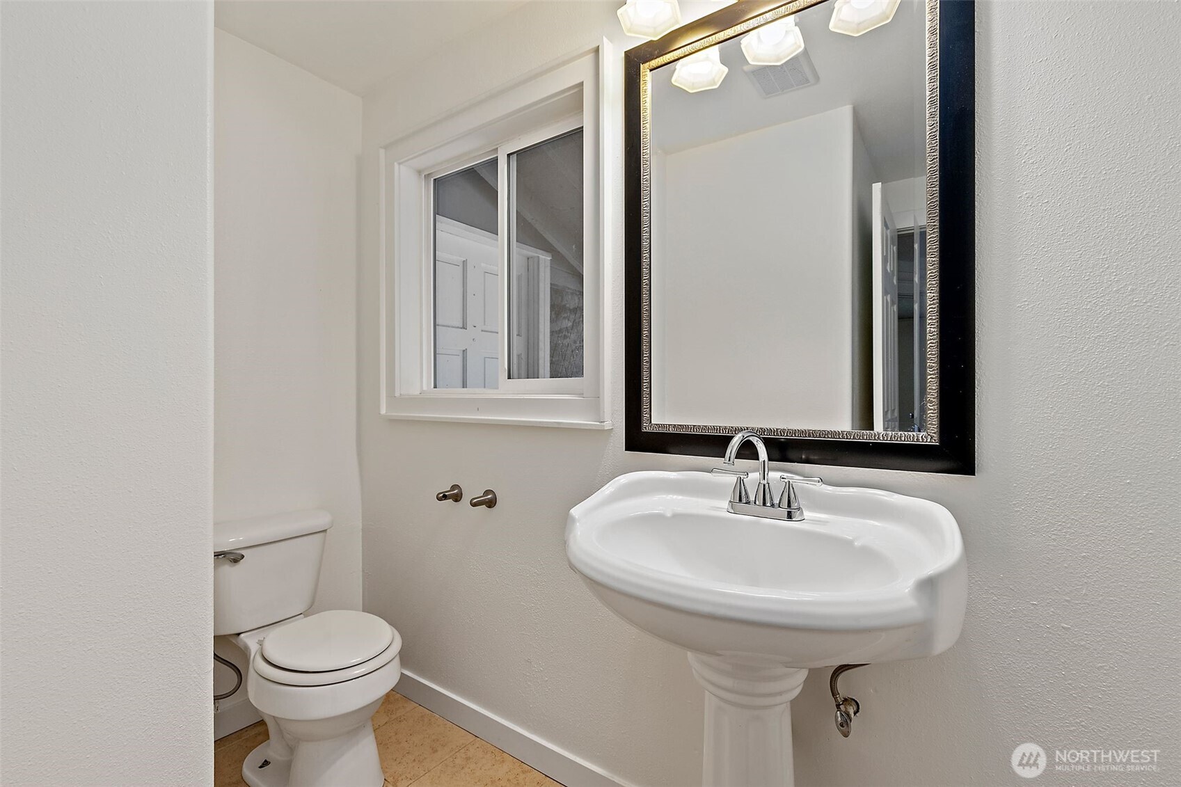 711 Galloway Street Property Photo 25