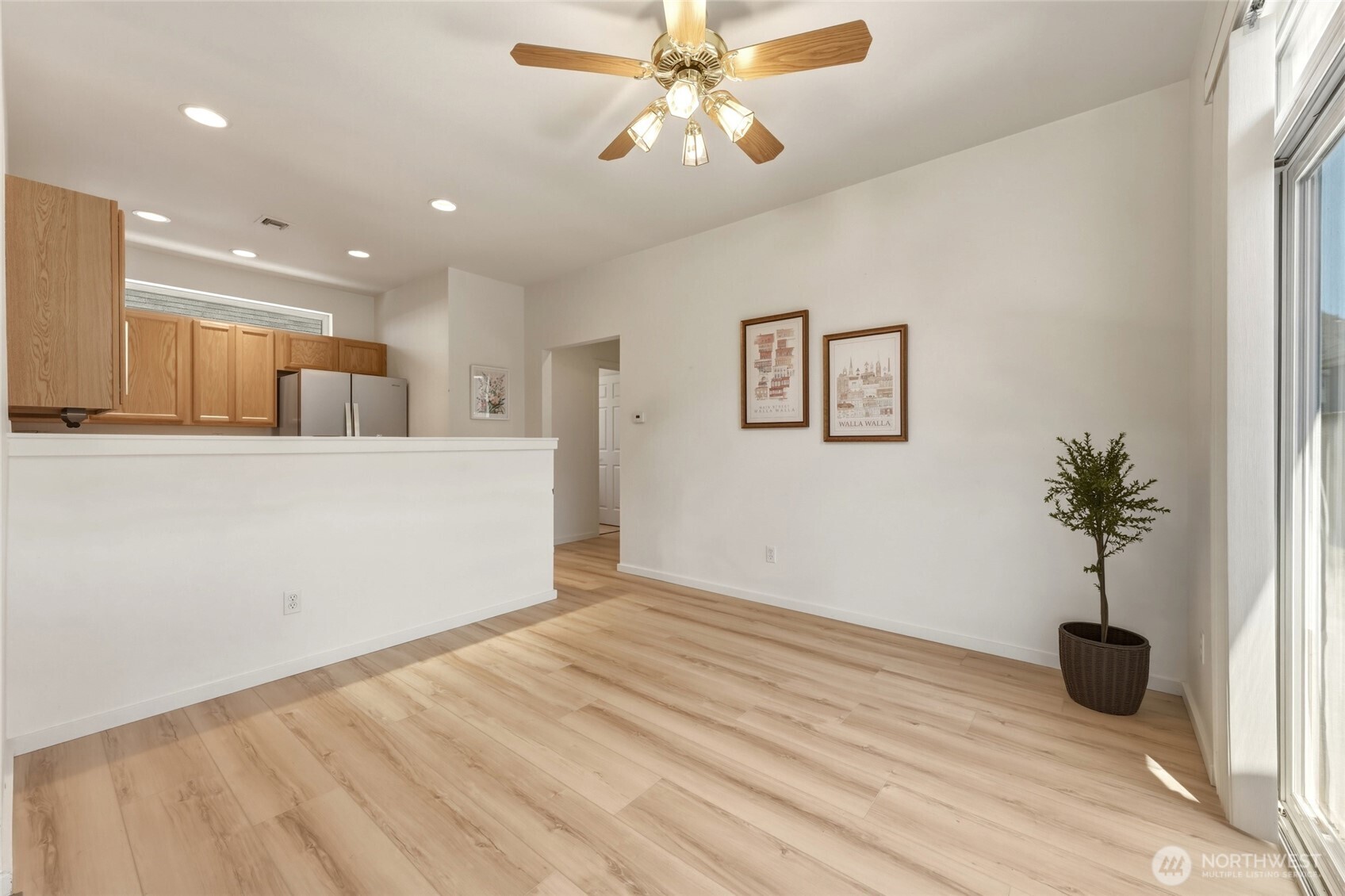 875 Se Creekside Drive Property Photo 6