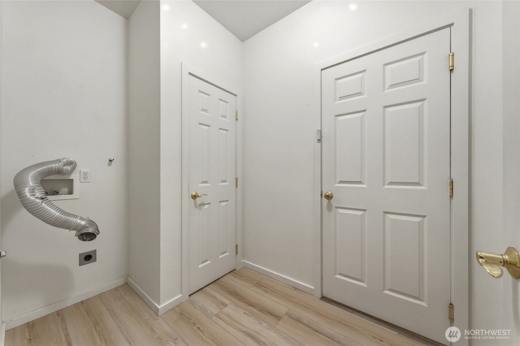 875 Se Creekside Drive Property Photo 16