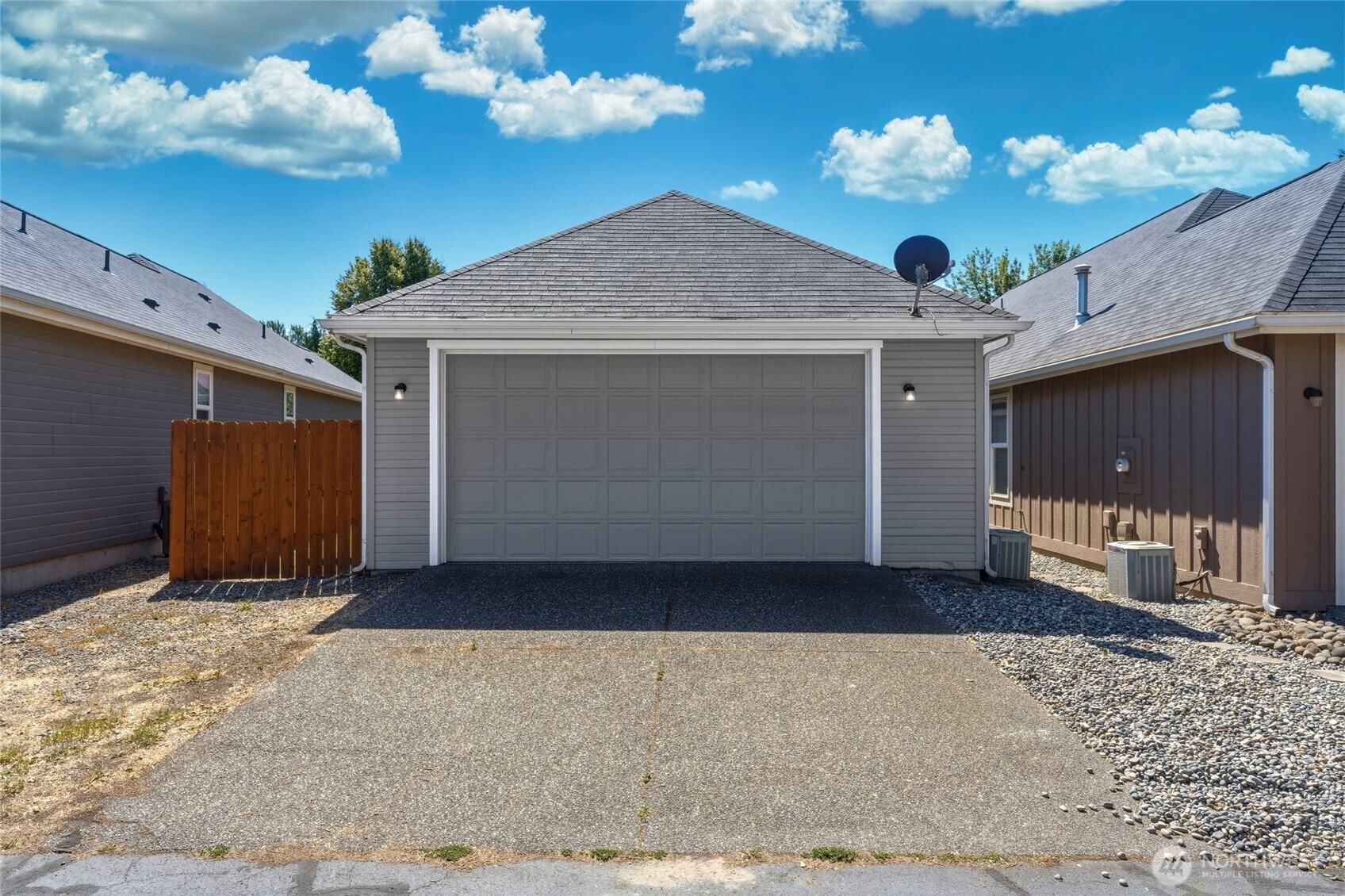 875 Se Creekside Drive Property Photo 17