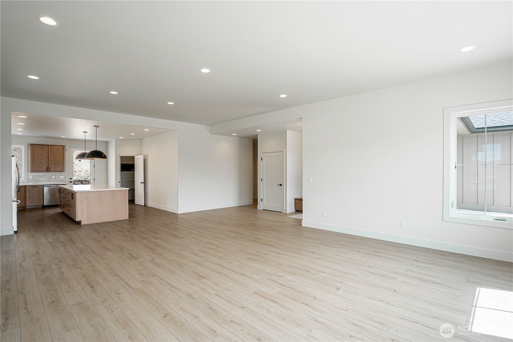 922 Long Drive Property Photo 10