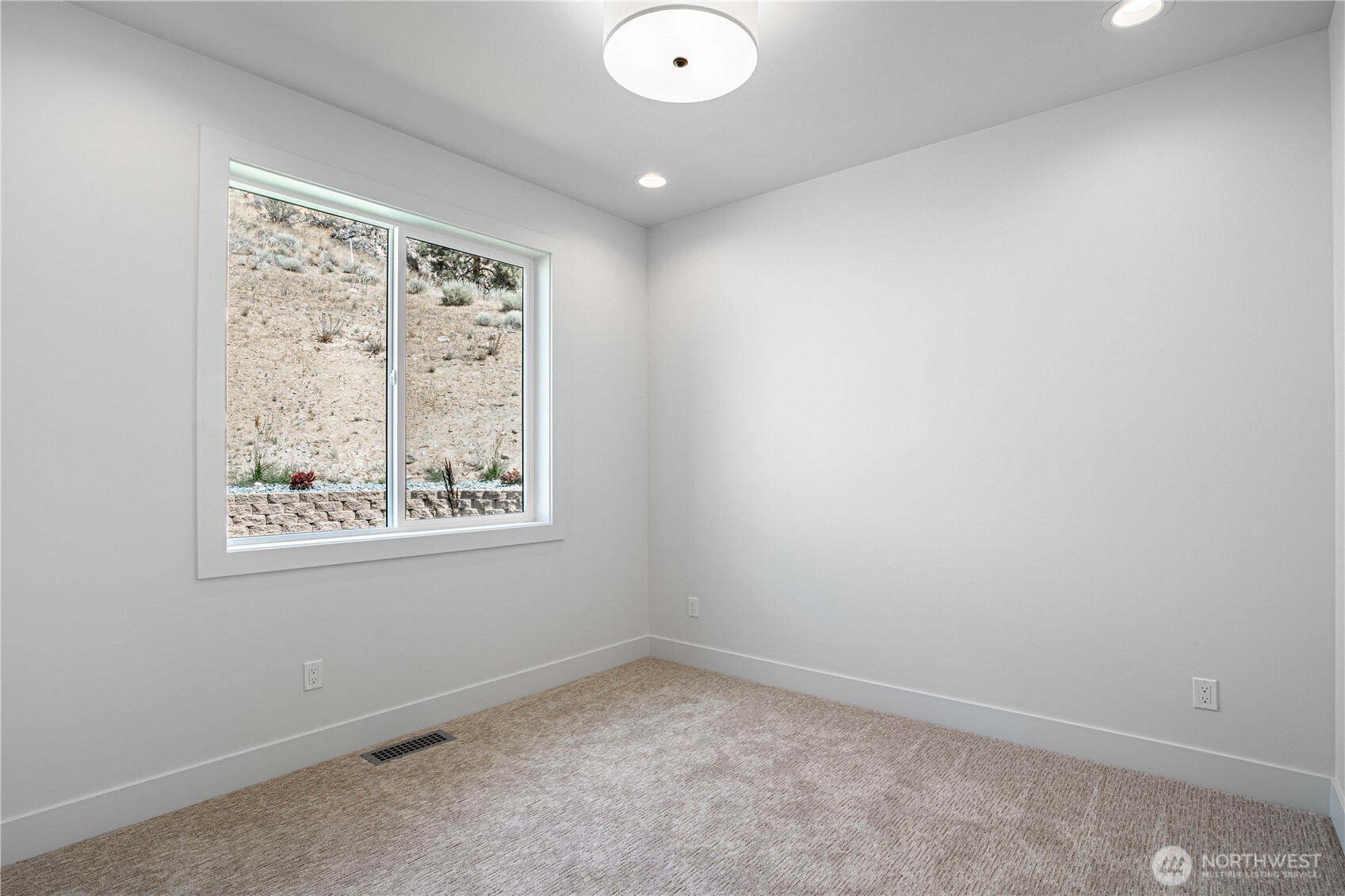 922 Long Drive Property Photo 24