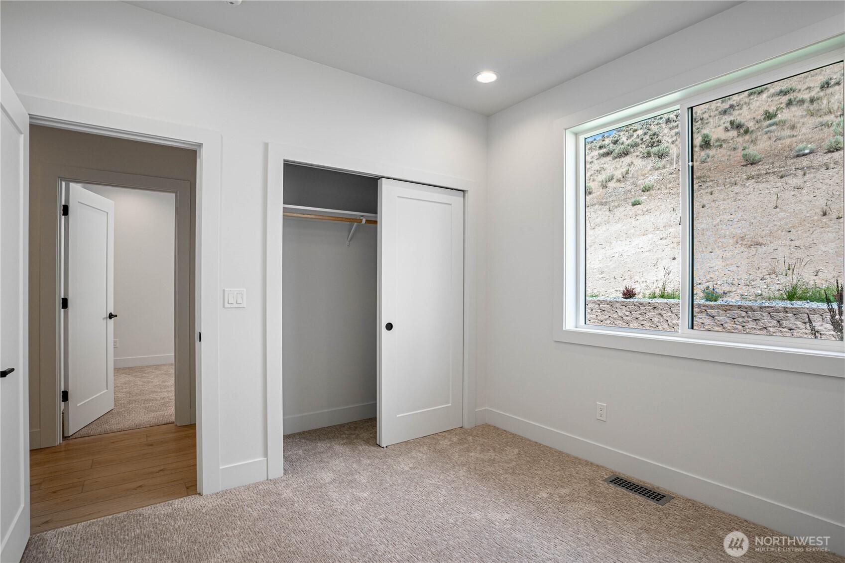 922 Long Drive Property Photo 25