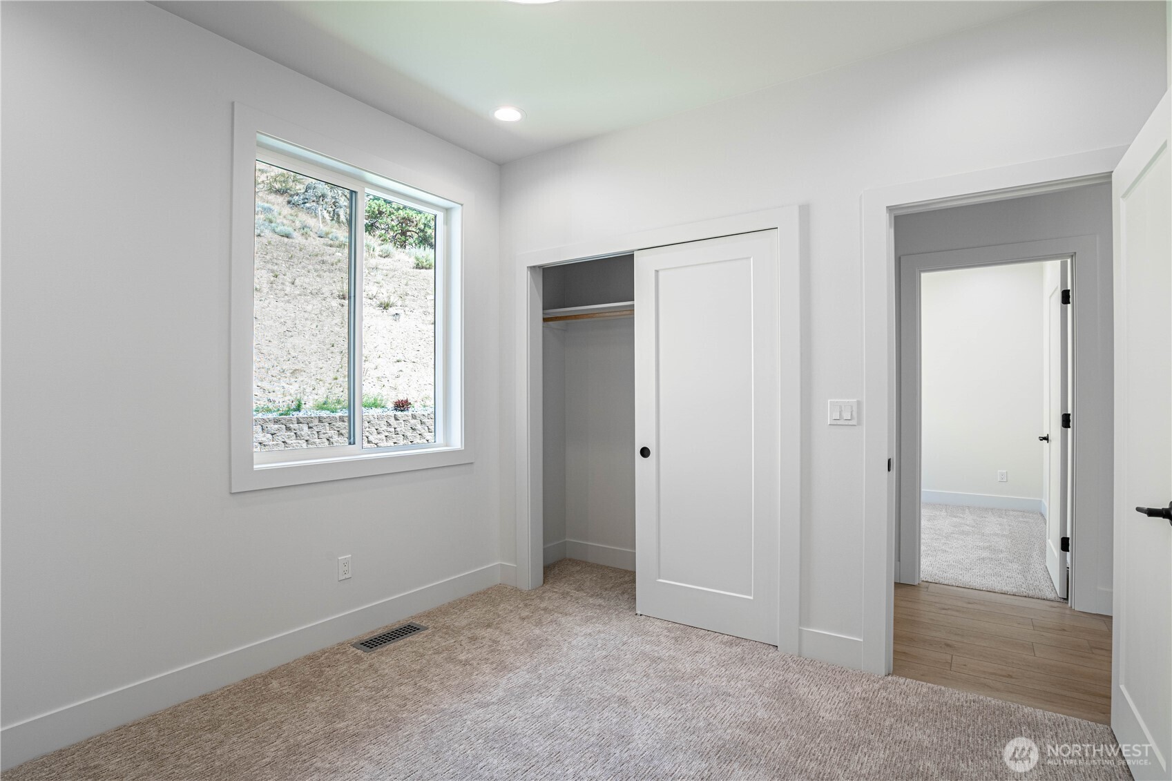 922 Long Drive Property Photo 28