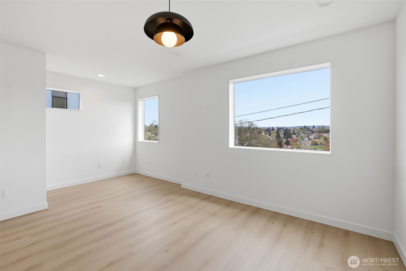 4517 35th Avenue E Property Photo 17