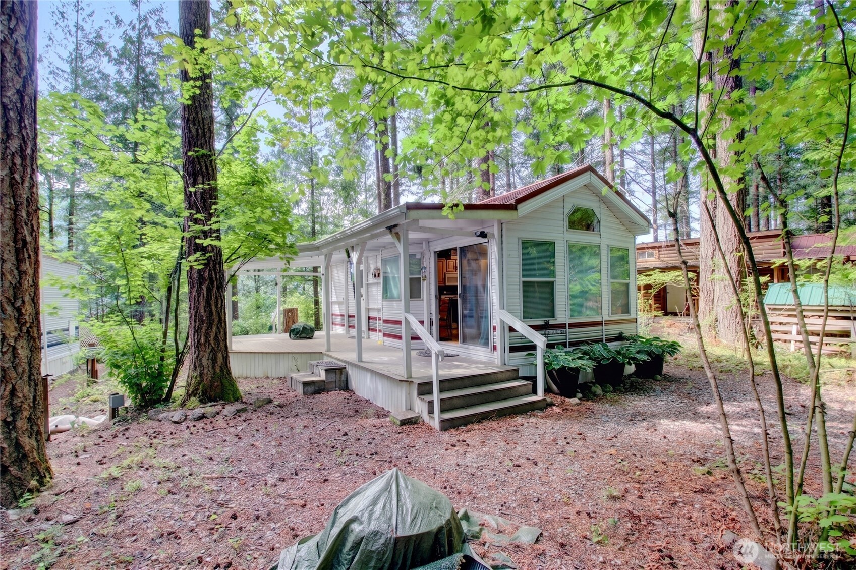 42 6 Riverside Drive Property Photo 3