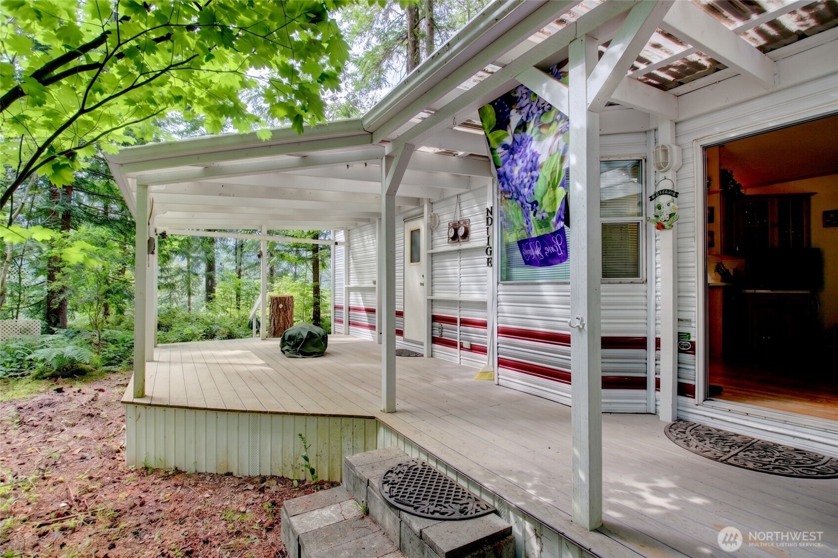 42 6 Riverside Drive Property Photo 6