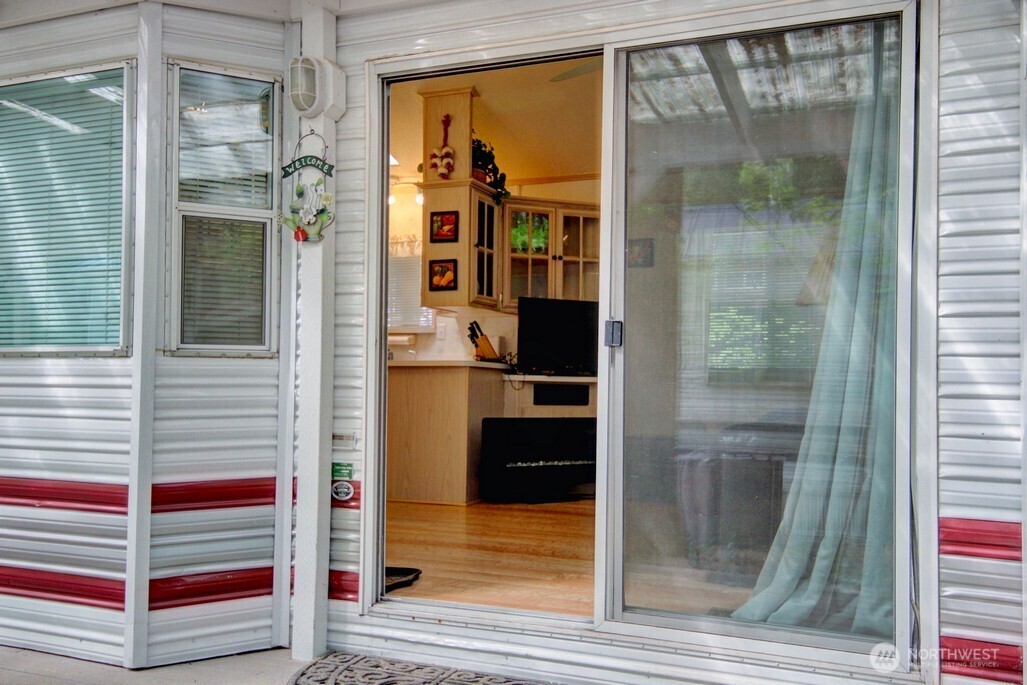 42 6 Riverside Drive Property Photo 11
