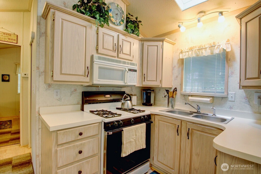 42 6 Riverside Drive Property Photo 16