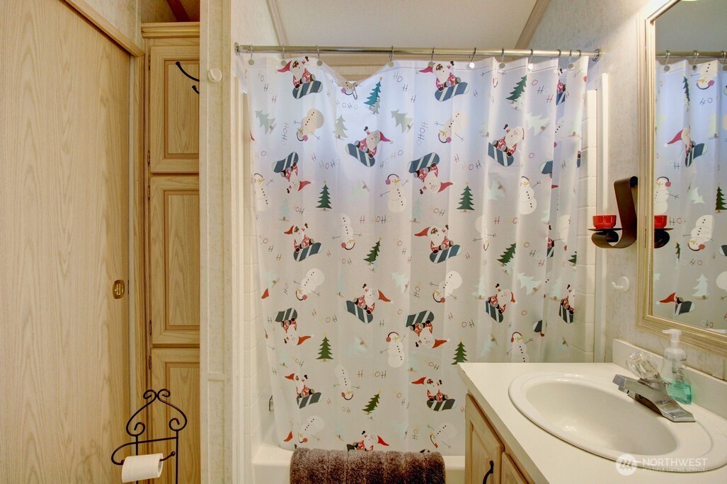 42 6 Riverside Drive Property Photo 21