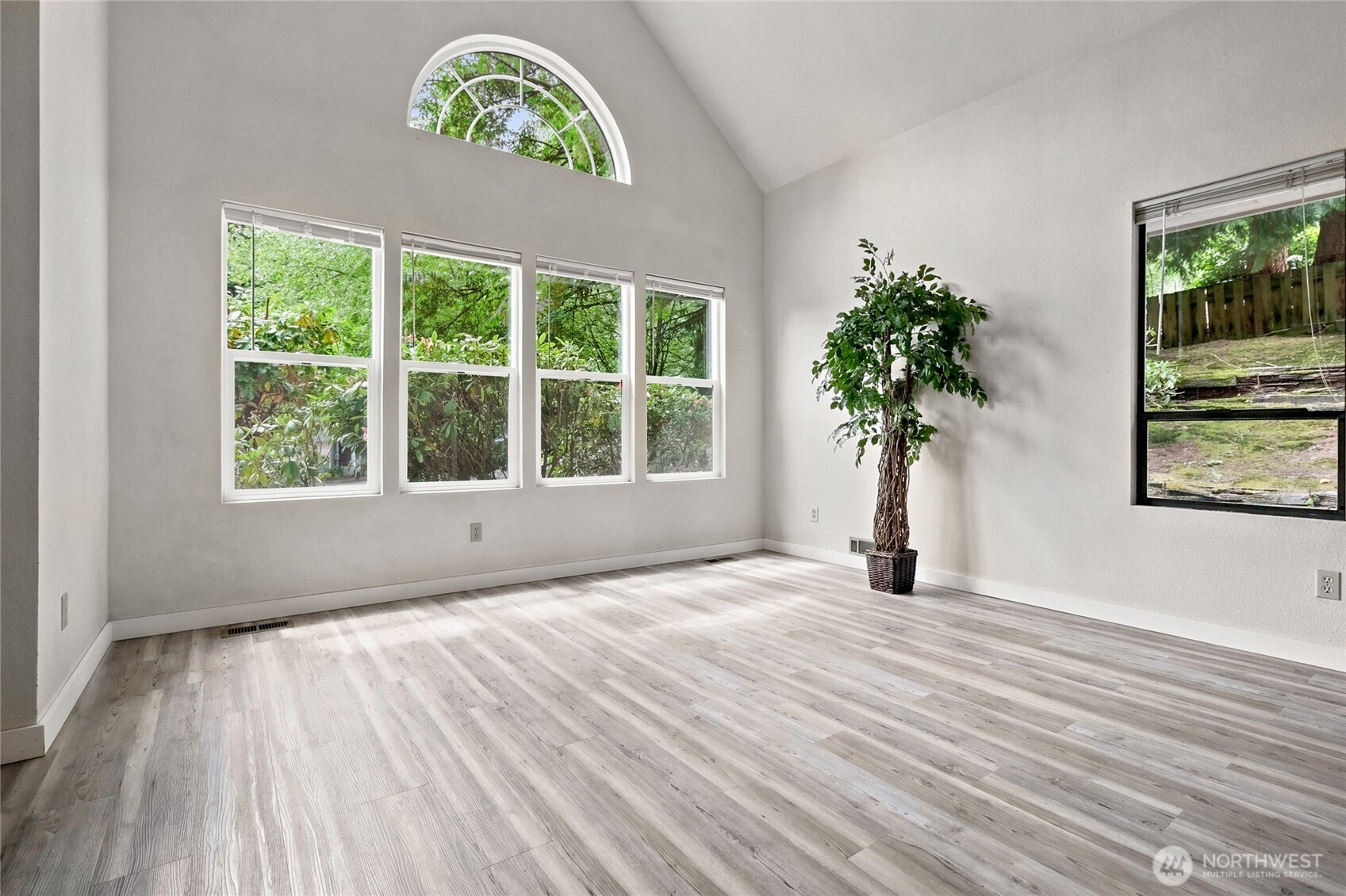 9810 116th Place Property Photo 5
