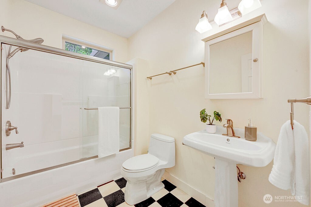 43 Windsor Lane Property Photo 9