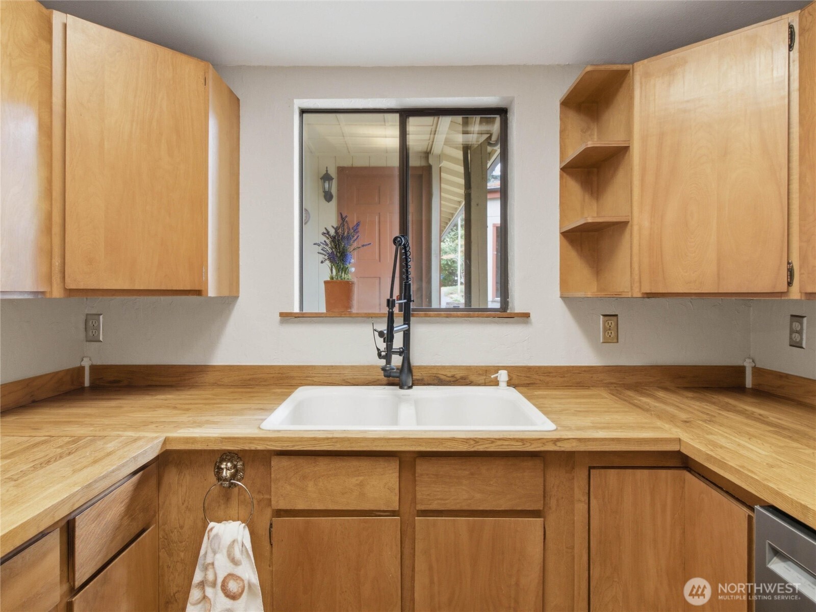 7836 Tanwax Drive Property Photo 15