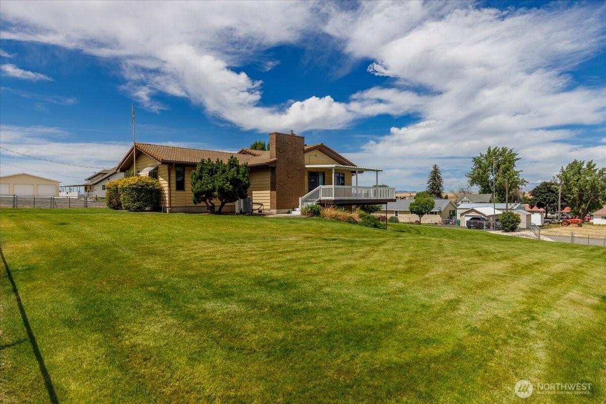 607 Brace Property Photo 3
