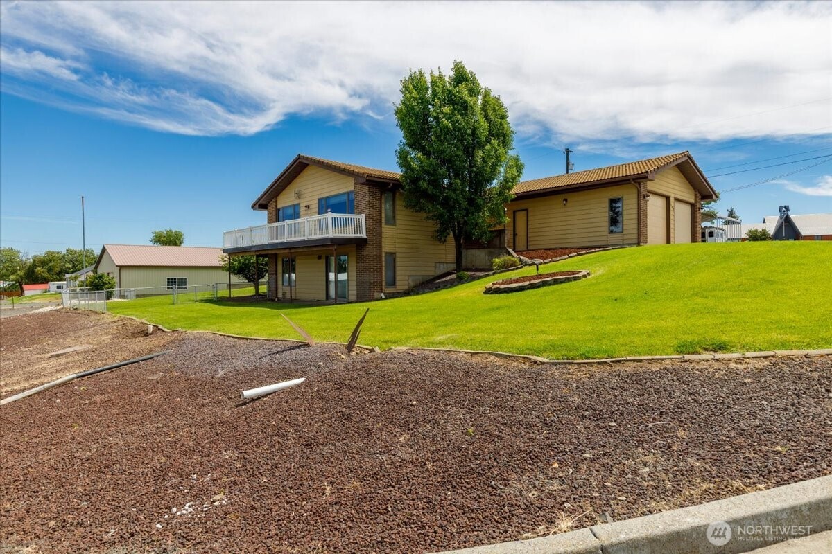 607 Brace Property Photo 4