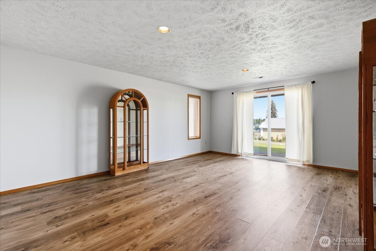 607 Brace Property Photo 26