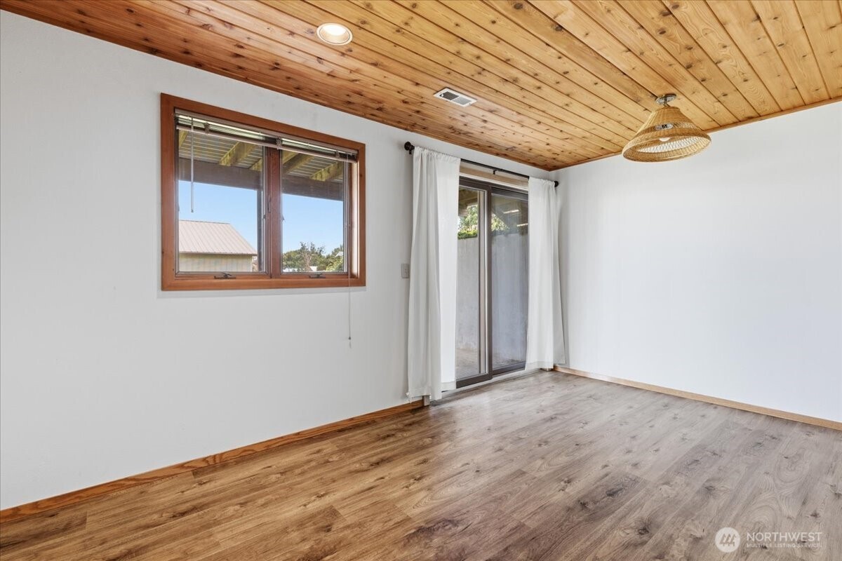 607 Brace Property Photo 32