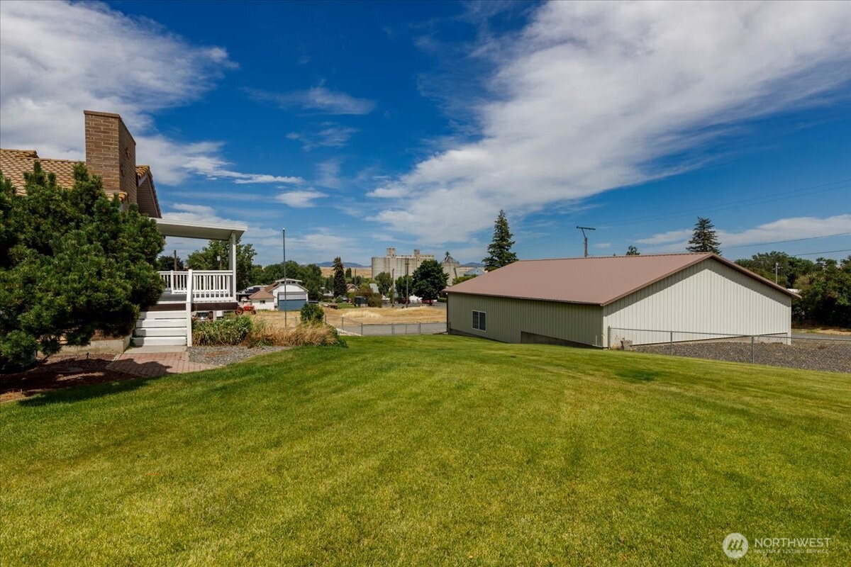 607 Brace Property Photo 39