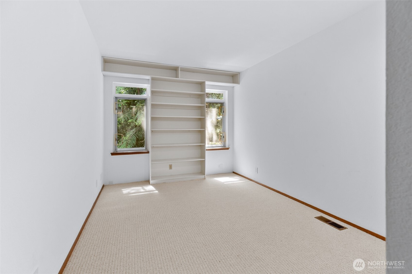 10095 Ne Knight Road Property Photo 17