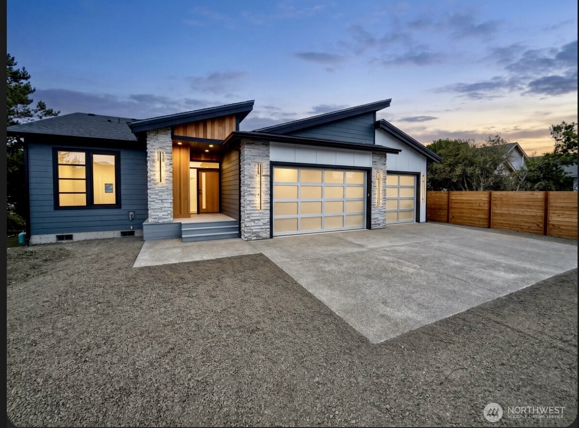 887 Texmar Avenue Property Photo 1