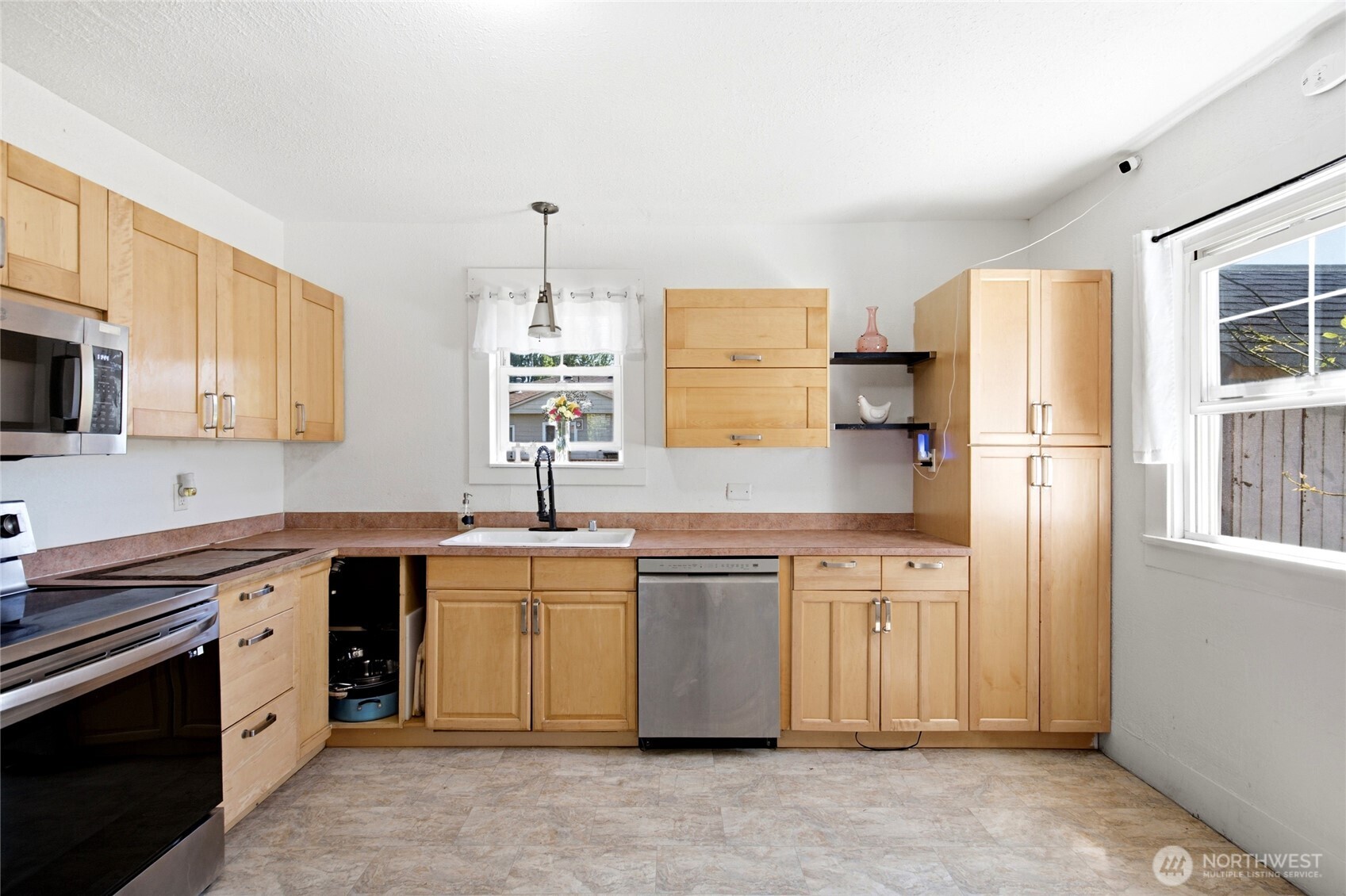709 Celery Avenue Property Photo 9
