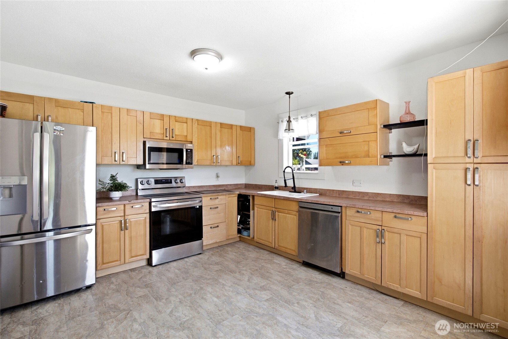 709 Celery Avenue Property Photo 10