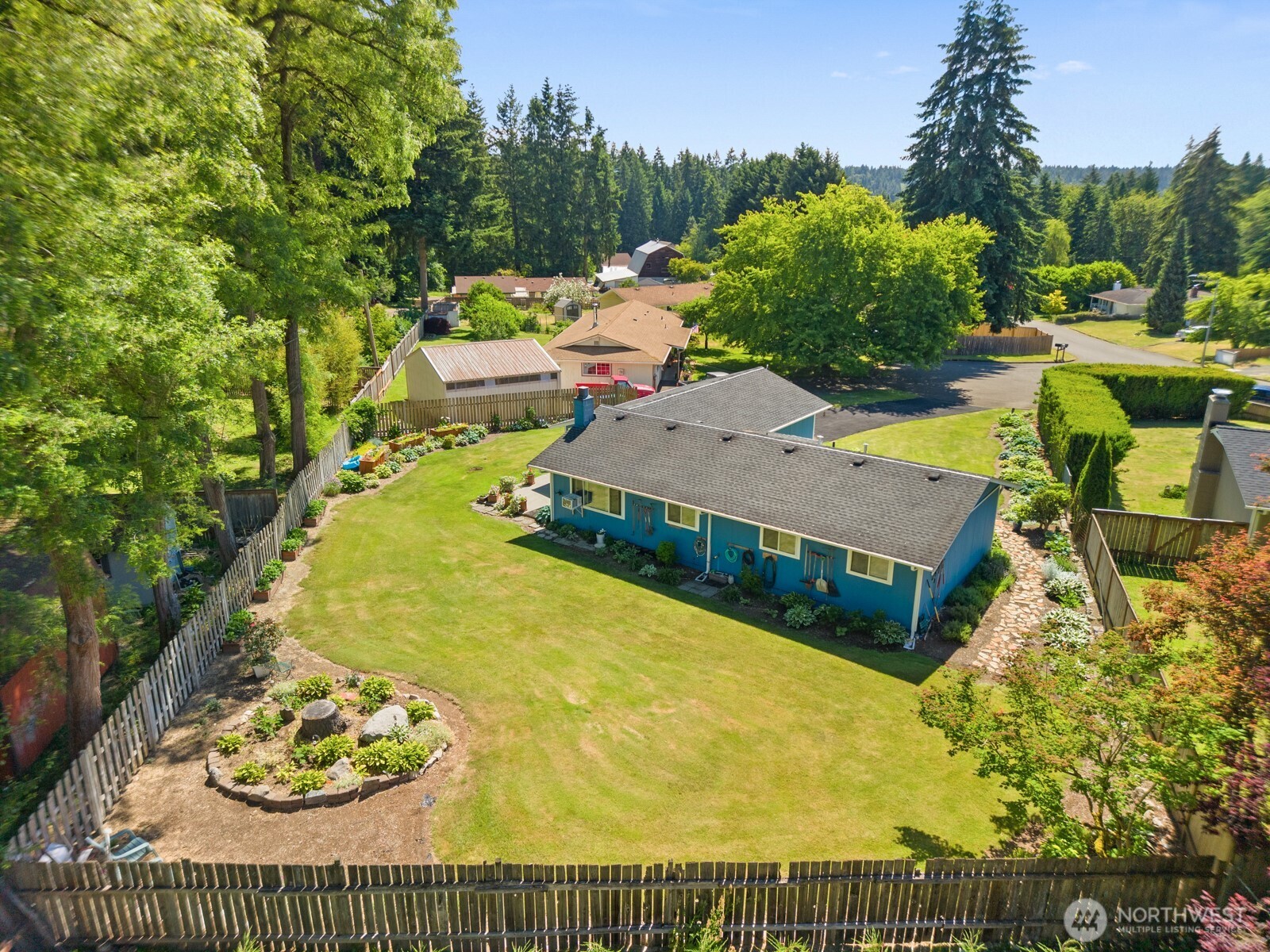 4927 236th Place Property Photo 3