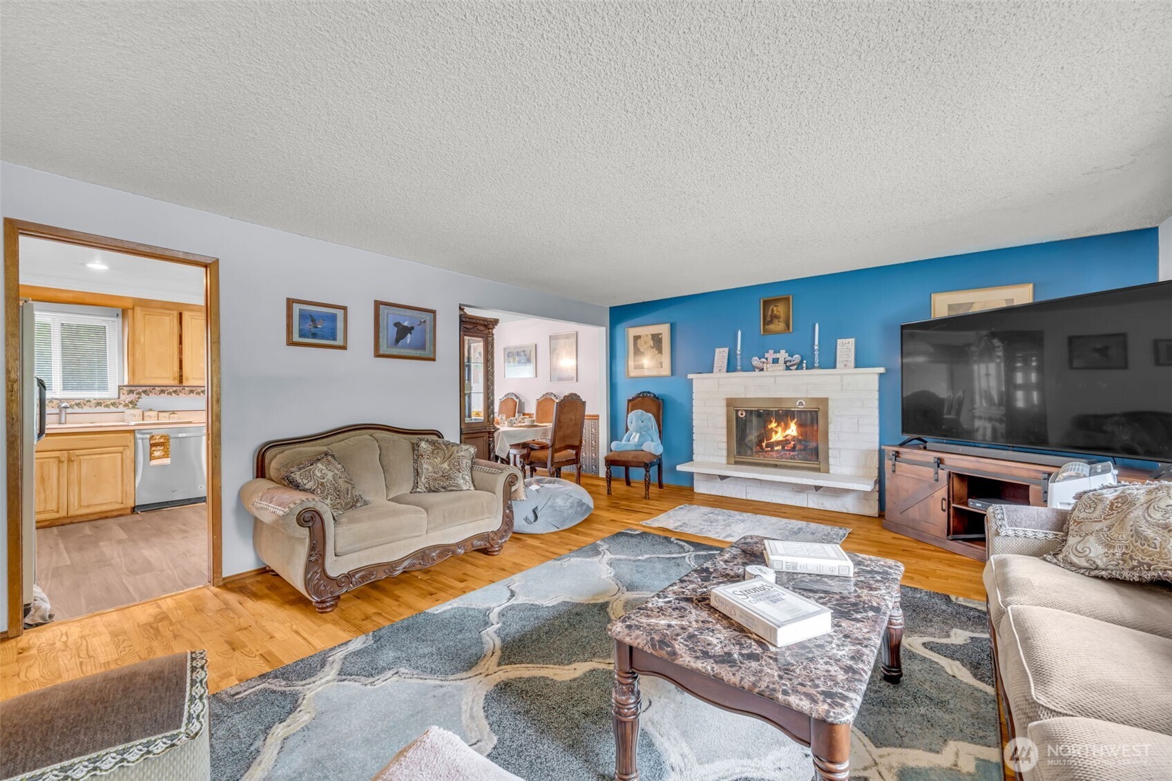 302 N 188th Street Property Photo 2