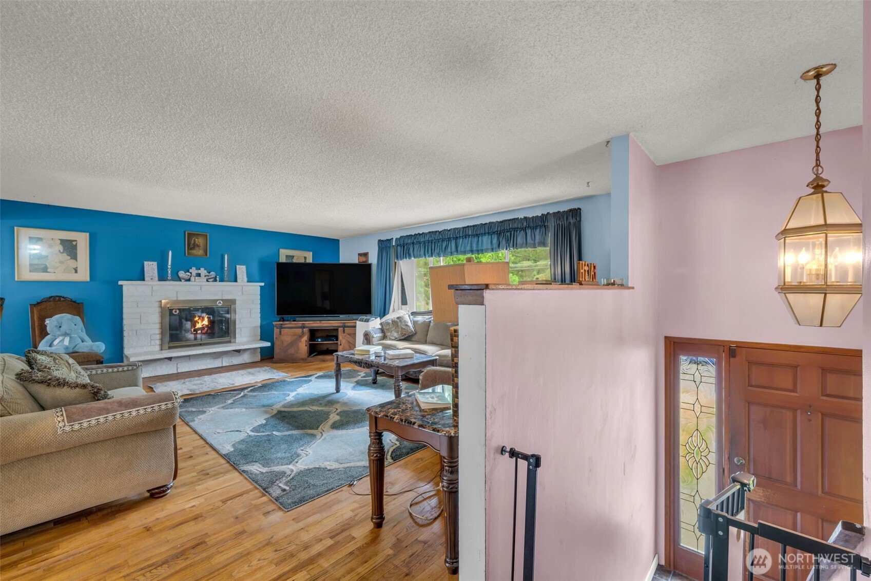 302 N 188th Street Property Photo 3