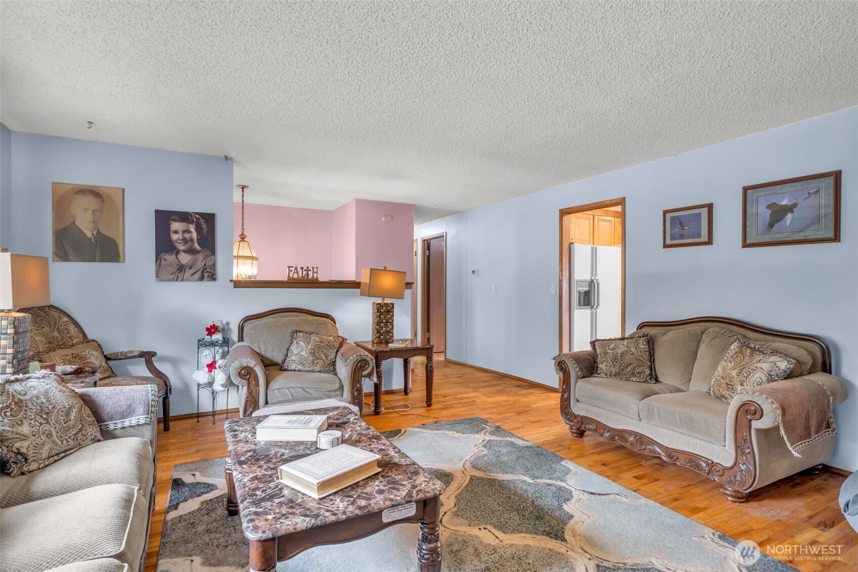 302 N 188th Street Property Photo 4