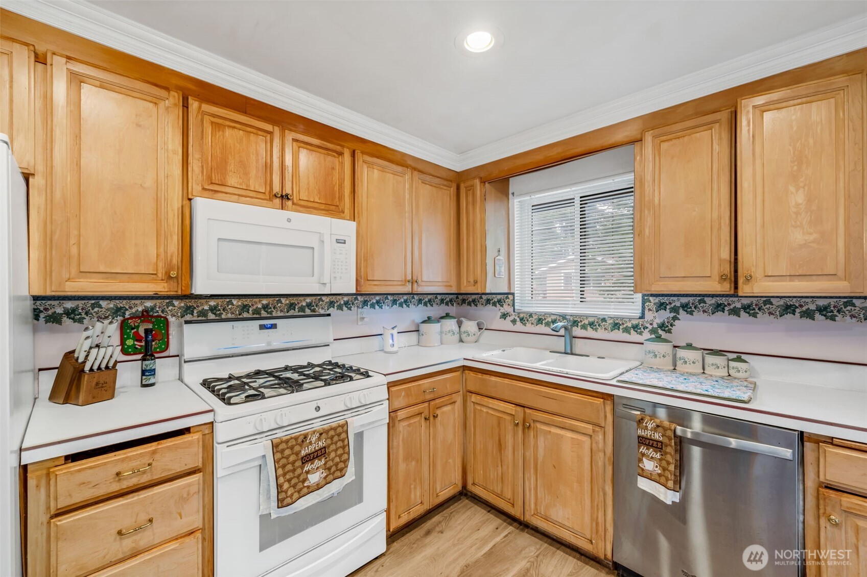302 N 188th Street Property Photo 10