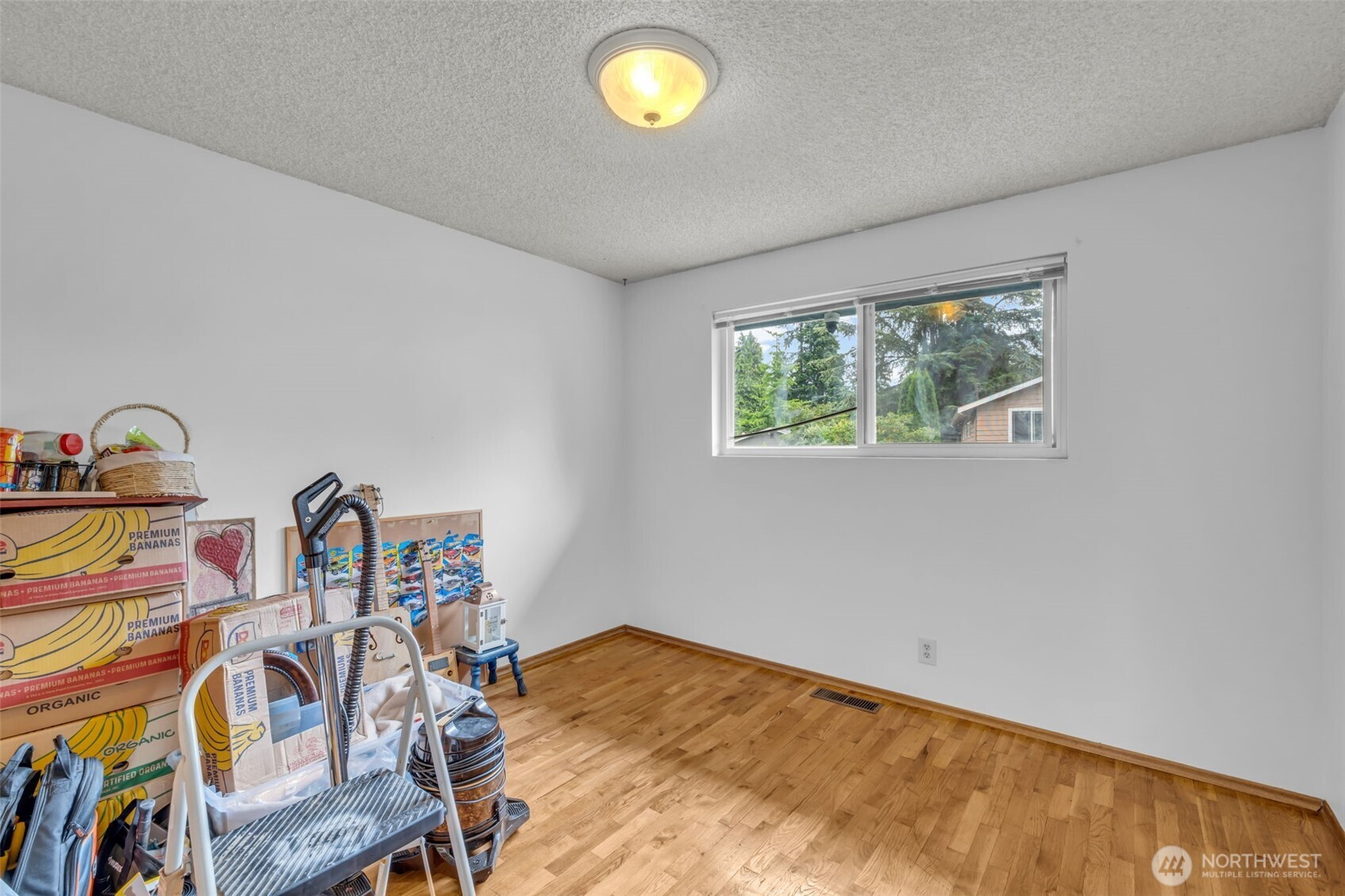 302 N 188th Street Property Photo 26