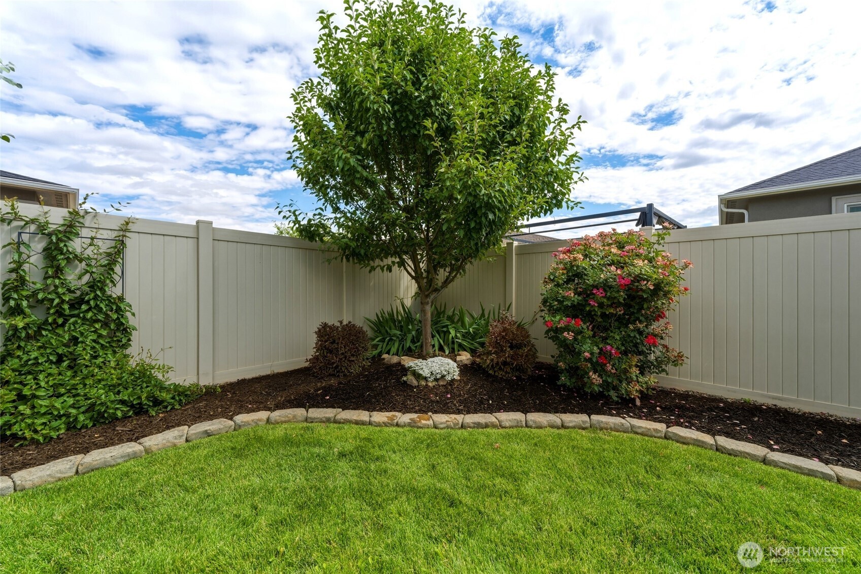 10 Ne Alpine Drive Property Photo 32