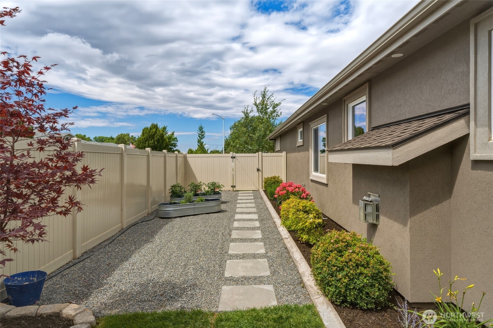 10 Ne Alpine Drive Property Photo 33