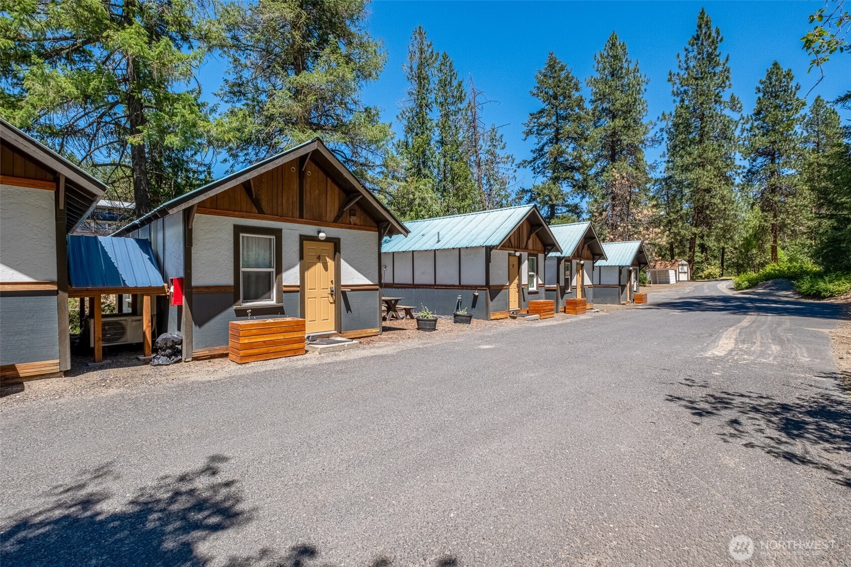 11798 Us Highway 2 Property Photo 4